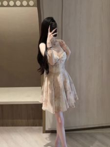 CHANGTONG | Floral Print Waist-Cinched V-Neck Summer Dress
