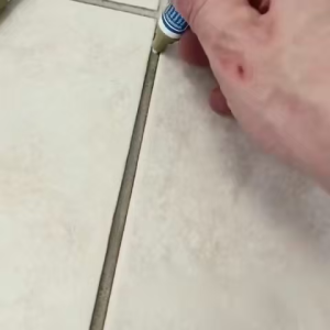 Tile Grout Repair Pen Waterproof White Gap Filler Moldproof Marker for Bathroom Kitchen Floor - Fast Drying Waterproof Easy Use Large Capacity Ink Permanent