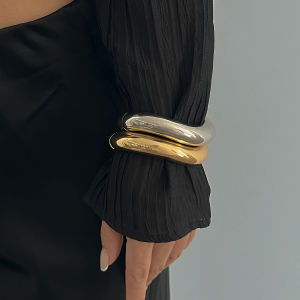 Spring-Loaded Irregular Arc Surface Bracelet for Women Fashionable Runway Show Jewelry Alloy Plated Silver Gold SZ026677