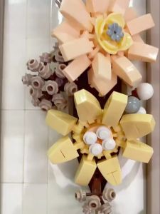 ⚠️现货⚠️ReadyStocks Flower blocks toys 贝乐迪 玲珑赋 小颗粒 积木 花束 拼装图 玩具 情人节 礼物 摆件