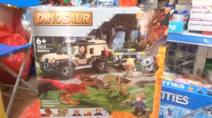 Đồ chơi lắp ráp Dinosaur 7013 Xe Ô Tô Địa Hình Truy Bắt Khủng Long – 303 Mảnh