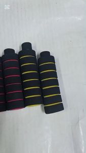 โฟมนุ่ม ปลอกแฮนด์ ปลอกแฮนด์มอไซ จับนุ่มลื่นที่สำหรับมือเบรคมือครัช 4 สีให้คุณเลือก 1ชุด4ชิ้น