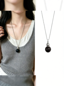 Stylish Minimalist Luxury Small Group Clavicle Necklace with Gourd Pendant