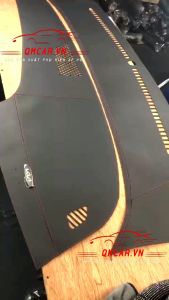 Thảm Taplo Da Pu Nappa 3D Kia Canival 2022 2023 2024 Được Thiết Kế Ghép Nối Trên Bề Mặt Thảm (Các mẫu lựa chọn)