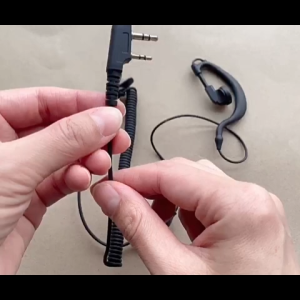 2 PCS หูฟัง วิทยุสื่อสาร PTT Earpiece Interphones Mic For Baofeng BF-888s walkietalkie only