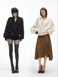 iamxiaa | Áo Sweater Dây Đan Dọc Cổ Horn Nút Tay Phồng Rộng Trắng & Đen