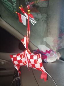 Bendera ketupat merah putih untuk dimobil