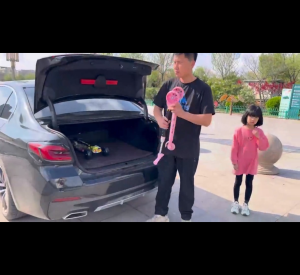 Scooter Anak Lipat 3 Roda dengan Lampu LED dan Desain Karakter - Warna Cerah