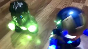 Đồ chơi Người khổng lồ xanh Hulk Spider man Iron Man nhảy múa phát nhạc vui nhộn