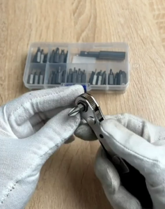 Reverse Rotation Ratchet With Offset Reversible Pocket Size Screwdriver Bits