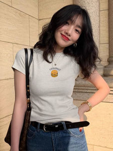 เสื้อยืดแขนสั้นทรงสลิมฟิตสำหรับผู้หญิง ผ้าฝ้ายแท้ สีเทา ชุดชั้นใน ทรงปกติ ฤดูร้อน 2025 เสื้อเชิ้ตแขนสั้นสไตล์อเมริกัน