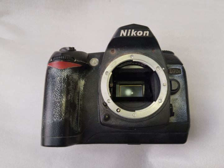 กล้องดิจิตอล body nikon D70S (ทำความเข้าใจก่อนซื้อ ได้เฉพาะตัวเครื่อง ...