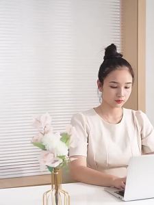 Máy Mát Xa Cổ Treo Thông Minh Mini Máy Mát Xa Cổ Di Động Máy Kích Thích Cơ Bắp Cột Sống Cổ Vai Vai Gáy Đỏ/Xám Có Thể Sạc Lại Điều Chỉnh Lực 9 Tốc Độ