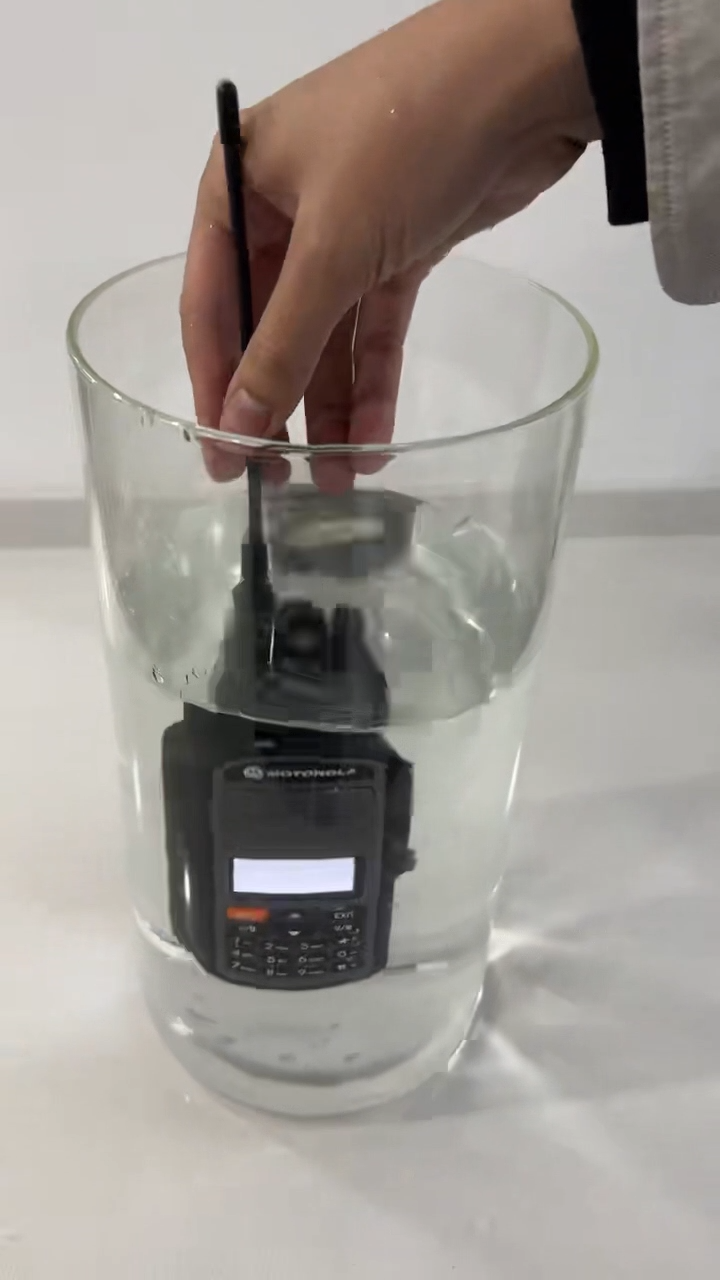 Motorola 410S IP68 Waterproof Walkie Talkie Two Way Radio 20KM Range 9800mAh Battery UHF VHF Dual Band for Marine Construction Outdoor