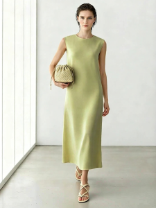 AMII | Elegant Round-Neck Hollowed Long Sleeveless Dress