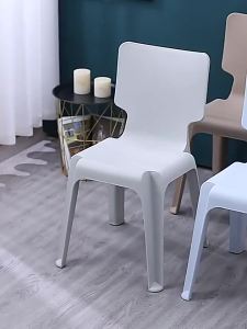 Modern and Simple Plastic Dining Chair