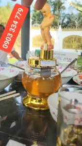 Bình rót rươu điện tử chú tiểu thủy tinh cao cấp 0.9 lít