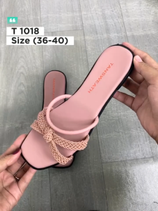 Sandal Flat Wanita TANSWEATH Look Salem dengan Aksen Mutiara dan Tali Elastis Warna Pink