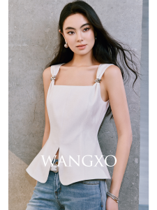 WANGXO | Áo Không Tay Ôm Body Cổ Vuông Khóa Kim Loại