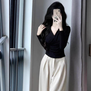 เสื้อยืดคอกลมแขนยาวทรงเข้ารูปสำหรับผู้หญิง ทรงเข้ารูป ทรงเข้ารูป เสื้อชั้นในฤดูใบไม้ผลิและฤดูใบไม้ร่วง เสื้อชั้นในสั้น เสื้อชั้นในสีพื้น