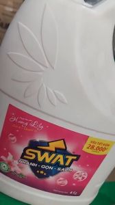 Nước lau sàn Swat hương lyly can 4kg- tẩy rửa sàn sạch bóng