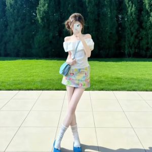 CHANGTONG | Youthful Elegant Fashionable One-Shoulder Top and Skirt Set