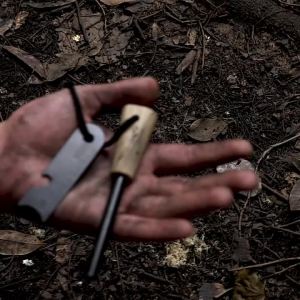 Đá Lửa Di Động Ngoài Trời Thiết Bị Cắm Trại Sinh Tồn Ngoài Trời Dụng Cụ Sinh Tồn Thanh Magiê Súng Cầm Lửa Tay Cầm Bằng Gỗ