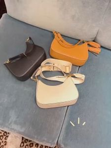 Daily underarm bag Commuter Crescent bag All-in-one Crescent bag cowhide single shoulder crossbody lychee print