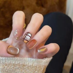 Handmade Short Nail False Nails Gold Floral Design Cat Eye Polka Dot Pattern Premium Quality Nail Art Finished Product