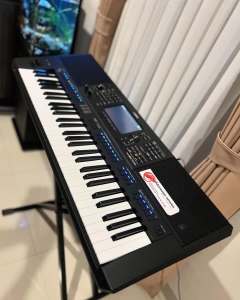 Keyboard Yamaha PSR SX700 series yang sudah dilengkapi dengan LCD Touch Screen