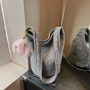 กระเป๋าถือทรงถังผ้าขนสัตว์นุ่มสำหรับผู้หญิง กระเป๋าสะพายไหล่ข้างเดียวแบบลำลอง กระเป๋าถือแบบถือมือ ทรงสี่เหลี่ยมเล็ก