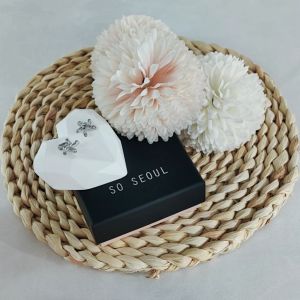SO SEOUL Gleam Sparkle Windwheel Emerald Square Diamond Simulant Cubic Zircon Pierced Stud Earrings