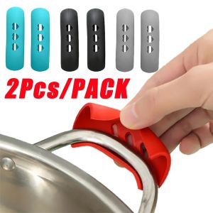 ชุดประเภทผิวหนีบหูซิลิโคน (2 ชิ้น) ให้เลือกสำหรับครอบที่จับหม้อกัน ความร้อนกันลวกที่จับกระทะปรุงอาหารกันลื่นสำหรับอุปกรณ์ครัว