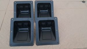 4 ตัวแท็ปพร้อมสเป็คคอน สำหรับติดตู้ลำโพงเข้าสายสัญญาณเสียง วัสดุเหล็กหนาชุบดำ สวยแข็งแรง ราคาต่อแพ็คที่พัฒนางาน และส่งออก