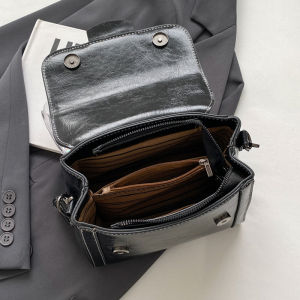 Fashionable Versatile Crossbody Bag with Inner Compartment And Wide Shoulder Strap Popular Design for Men And Women