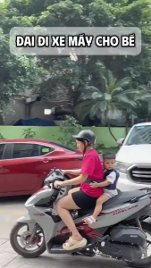 Đai đi xe máy Royal có phản quang an toàn cho bé