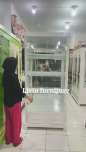 Lemari Pajangan 2 Pintu Kaca: Fungsi & Desain