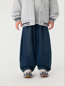 Marc&Janie | Stylish Straight Leg Denim Pants