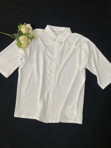 เสื้อเชิ้ตแขนสั้นผ้าไหมน้ำแข็งบางสำหรับผู้ชาย ทรงหลวม สวมใส่สบาย ฤดูร้อน 2025 ทรงปกติ คอกลม สีพื้น