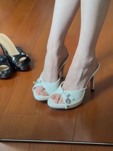 รองเท้าส้นสูงปากปลาย้อนยุค ผู้หญิง ฤดูร้อน ส้นบางนิ้วเท้าแสงแพลตฟอร์มกันน้ํารองเท้าแตะกลางแจ้ง < Ne3> รองเท้าแตะ