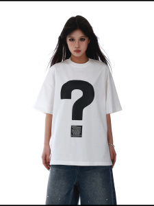 T-Shirt Wanita Lengan Pendek Motif Simbol Fashion & Huruf - Katun Premium Bernapas Desain Streetwear Oversize Potongan Bahu Tepat Tren Musim Panas 2025 Baju Kasual Gaya Eropa & Amerika dengan Kerah Bulat Desain Minimalis Segar Nyaman Versatil