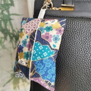 Portable Hanging Handheld Tissue Holder Cloth Art Storage Bag for On-The-Go Tissue Storage  Style Handmade in Foshan