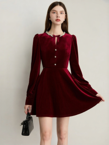 D-PLAY | Luxurious Glitter Red Velvet Dress
