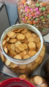 HALAL - Lucky pops / Cheese Crackers (200G - 1KG)