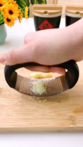 Stainless Steel Garlic Press Rocker - Professional Grade Garlic Mincer Crusher and Garlic Presser