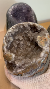 Natural Brazil Amethyst Geode Medium 10 x 10 x 11 cm 1.27 kg | Self-Standing Light Purple Quartz | Home Decor | Unique Gift
