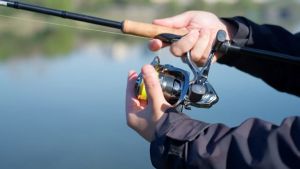 Four Seas รอกตกปลา 10กก รอกสปินนิ่ง รอกเบ็ดตกปลา สปินนิ่ง 5.2: 1 รอกเบอร์ HE500