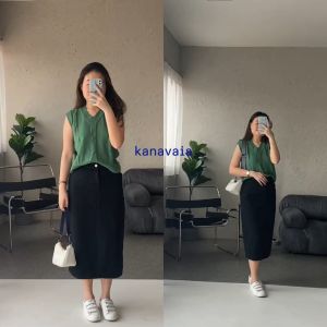 Kanavaia Mini Structured Baguette Shoulder Bag in Light Grey