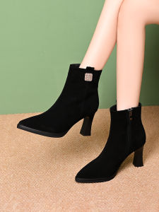 รองเท้าบูทส้นสูงหนังแกะนุ่มสำหรับผู้หญิง ฤดูใบไม้ร่วง/ฤดูหนาว ทรงหัวแหลม ด้านบนเป็นขนแกะ รองเท้าบูทส้นหนา ทรงสั้น แฟชั่น รองเท้าบูทฤดูใบไม้ผลิ/ฤดูใบไม้ร่วง