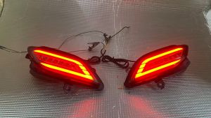 TOYOTA YARIS HATCHBACK 2019 - 2023 REAR BUMPER REFLECTOR WHITE/SMOKE LED SIGNAL